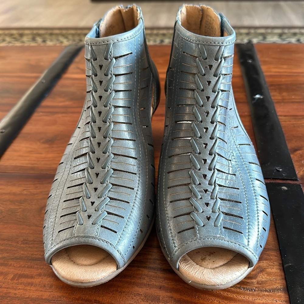 EARTH Sandals 👡 - Picture 4 of 9